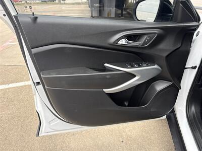 2025 Chevrolet Trax RS   - Photo 12 - Dallas, TX 75252
