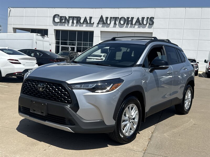 2025 Toyota Corolla Cross LE  