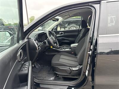 2023 Kia Sorento LX - Photo 17 - Dallas, TX 75252