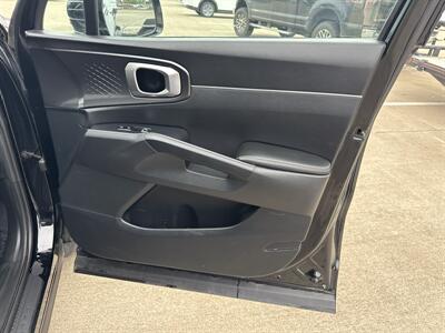 2023 Kia Sorento LX - Photo 14 - Dallas, TX 75252
