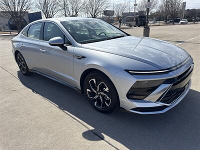 2025 Hyundai SONATA SEL   - Photo 9 - Dallas, TX 75252