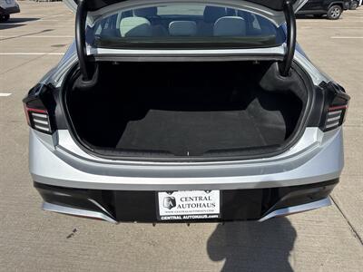 2025 Hyundai SONATA SEL   - Photo 16 - Dallas, TX 75252