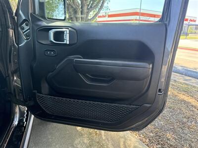 2025 Jeep Wrangler Rubicon   - Photo 12 - Dallas, TX 75252