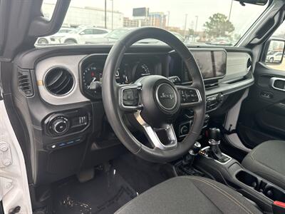 2024 Jeep Wrangler Sahara 4xe   - Photo 19 - Dallas, TX 75252