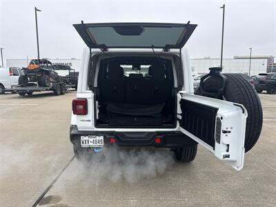 2024 Jeep Wrangler Sahara 4xe   - Photo 16 - Dallas, TX 75252