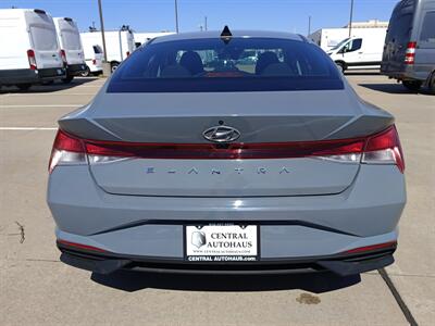 2022 Hyundai ELANTRA SEL   - Photo 6 - Dallas, TX 75252