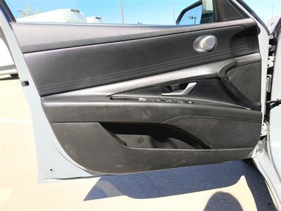 2022 Hyundai ELANTRA SEL   - Photo 11 - Dallas, TX 75252