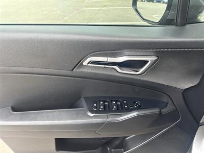 2025 Kia Sportage LX - Photo 11 - Dallas, TX 75252