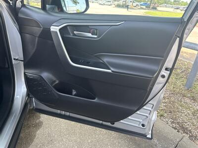 2025 Toyota RAV4 XLE   - Photo 13 - Dallas, TX 75252