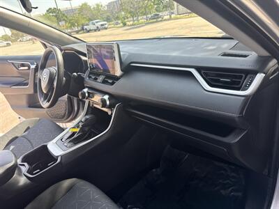 2025 Toyota RAV4 XLE   - Photo 20 - Dallas, TX 75252