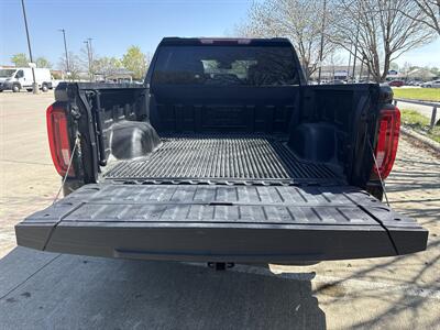 2025 GMC Sierra 1500 SLT   - Photo 11 - Dallas, TX 75252