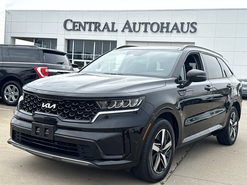 2023 Kia Sorento S AT's photo