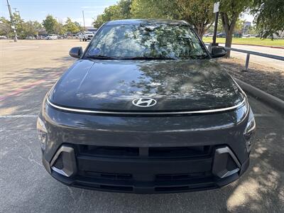 2025 Hyundai KONA SE   - Photo 2 - Dallas, TX 75252