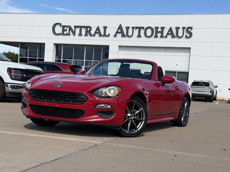 2017 FIAT 124 Spider Classica   - Photo 1 - Dallas, TX 75252