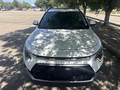 2023 Kia Niro EX   - Photo 2 - Dallas, TX 75252