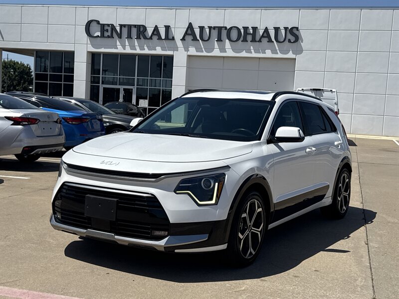 2023 Kia Niro EX - Photo 1 - Dallas, TX 75252