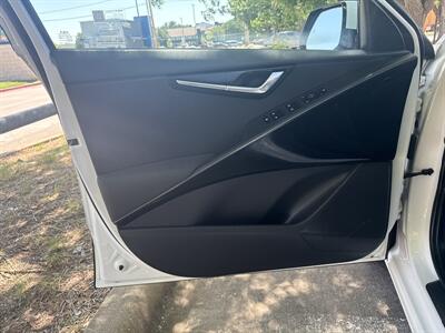 2023 Kia Niro EX   - Photo 10 - Dallas, TX 75252
