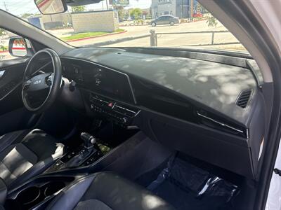2023 Kia Niro EX   - Photo 20 - Dallas, TX 75252