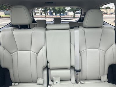 2023 Subaru Ascent Limited 8-Passenger   - Photo 29 - Dallas, TX 75252