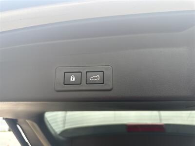 2023 Subaru Ascent Limited 8-Passenger   - Photo 16 - Dallas, TX 75252