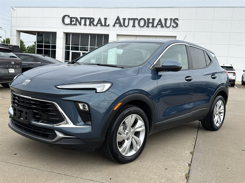 2024 Buick Encore GX Preferred   - Photo 1 - Dallas, TX 75252