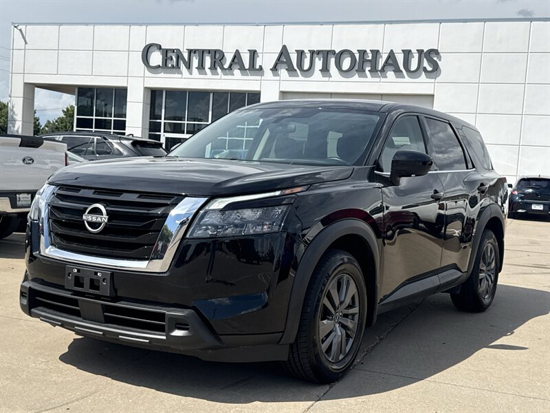 2024 Nissan Pathfinder SV   - Photo 1 - Dallas, TX 75252