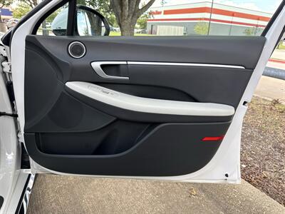 2025 Hyundai SONATA SEL - Photo 13 - Dallas, TX 75252