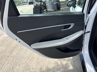 2025 Hyundai SONATA SEL - Photo 11 - Dallas, TX 75252