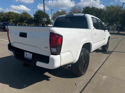 2022 Toyota Tacoma SR5 V6   - Photo 4 - Dallas, TX 75252