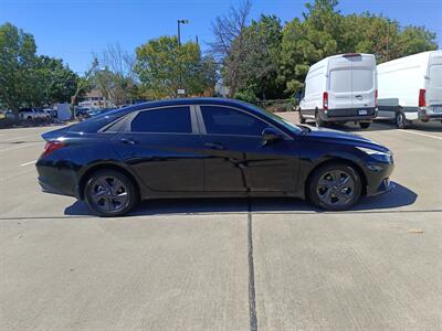 2022 Hyundai ELANTRA SEL   - Photo 8 - Dallas, TX 75252