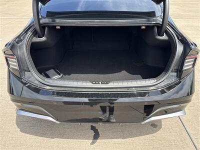2025 Hyundai SONATA Hybrid Limited - Photo 17 - Dallas, TX 75252