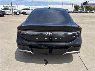 2025 Hyundai SONATA Hybrid Limited - Photo 6 - Dallas, TX 75252