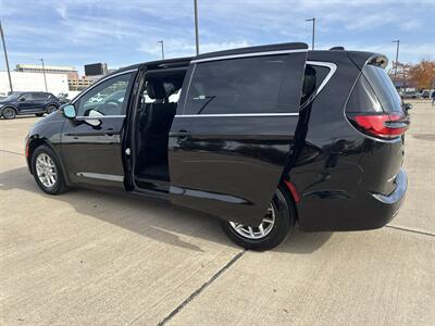 2026 Chrysler Pacifica Select   - Photo 11 - Dallas, TX 75252