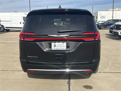 2026 Chrysler Pacifica Select   - Photo 6 - Dallas, TX 75252