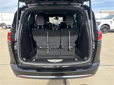 2026 Chrysler Pacifica Select   - Photo 16 - Dallas, TX 75252