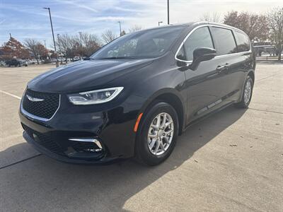 2026 Chrysler Pacifica Select   - Photo 3 - Dallas, TX 75252