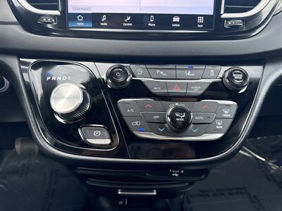 2026 Chrysler Pacifica Select   - Photo 34 - Dallas, TX 75252