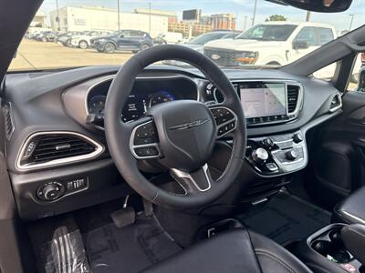 2026 Chrysler Pacifica Select   - Photo 21 - Dallas, TX 75252