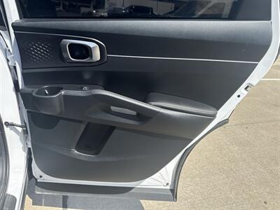 2022 Kia Sorento S   - Photo 13 - Dallas, TX 75252