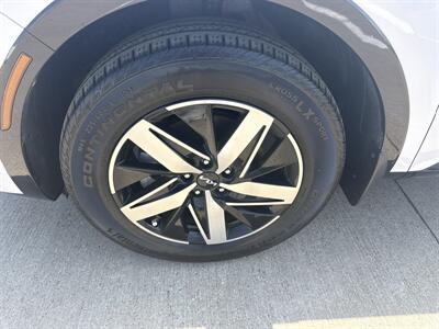 2022 Kia Sorento S   - Photo 38 - Dallas, TX 75252