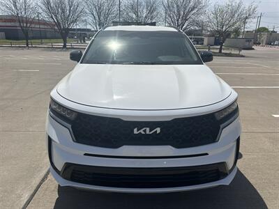 2022 Kia Sorento S   - Photo 2 - Dallas, TX 75252