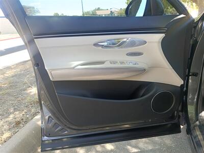 2023 Genesis GV70 2.5T Standard   - Photo 10 - Dallas, TX 75252