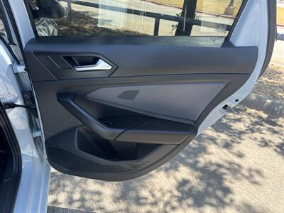 2025 Volkswagen Jetta SE   - Photo 13 - Dallas, TX 75252