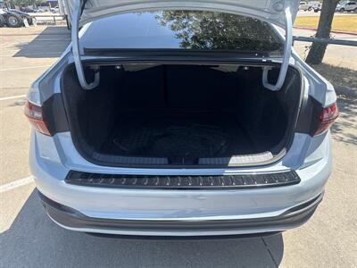 2025 Volkswagen Jetta SE   - Photo 16 - Dallas, TX 75252