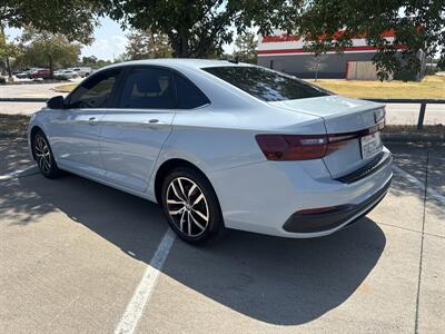2025 Volkswagen Jetta SE   - Photo 5 - Dallas, TX 75252