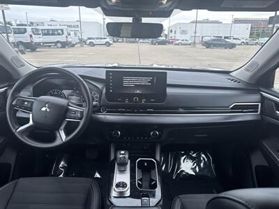 2025 Mitsubishi Outlander SE   - Photo 21 - Dallas, TX 75252