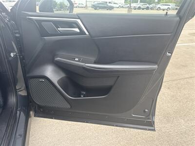 2025 Mitsubishi Outlander SE   - Photo 13 - Dallas, TX 75252