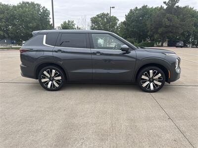 2025 Mitsubishi Outlander SE   - Photo 8 - Dallas, TX 75252