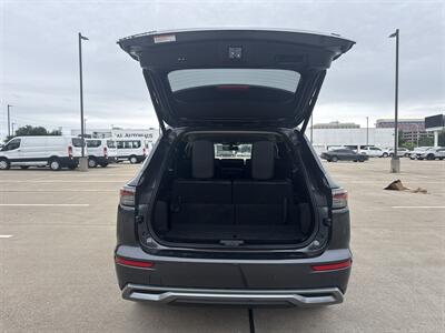 2025 Mitsubishi Outlander SE   - Photo 14 - Dallas, TX 75252