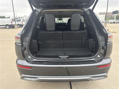 2025 Mitsubishi Outlander SE   - Photo 15 - Dallas, TX 75252